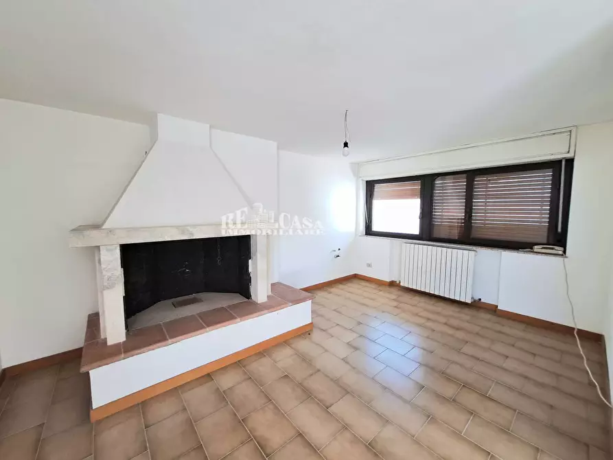 Immagine 13 di Villa in vendita  in via giuseppe guarnieri a Offida