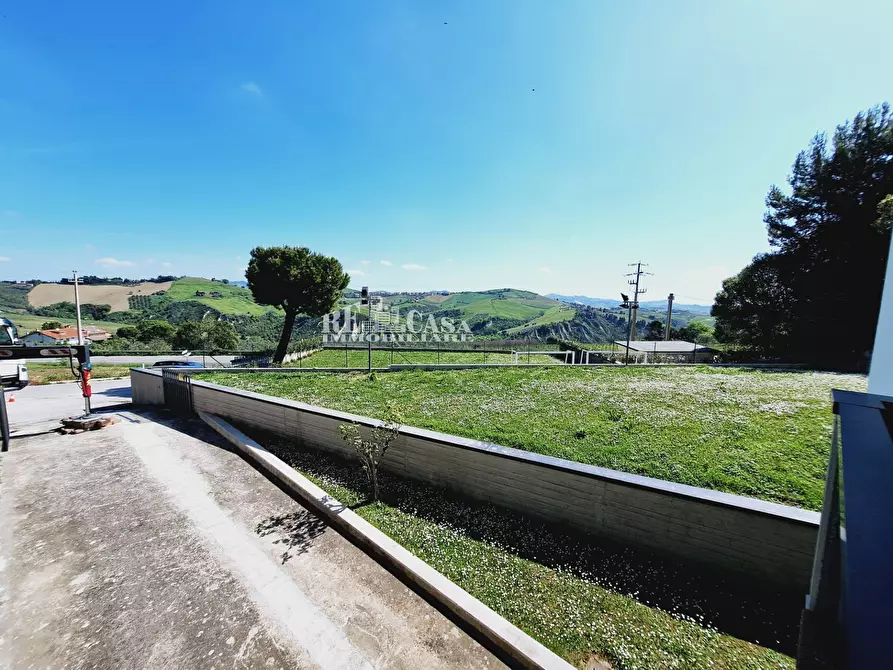 Immagine 27 di Villa in vendita  in via giuseppe guarnieri a Offida