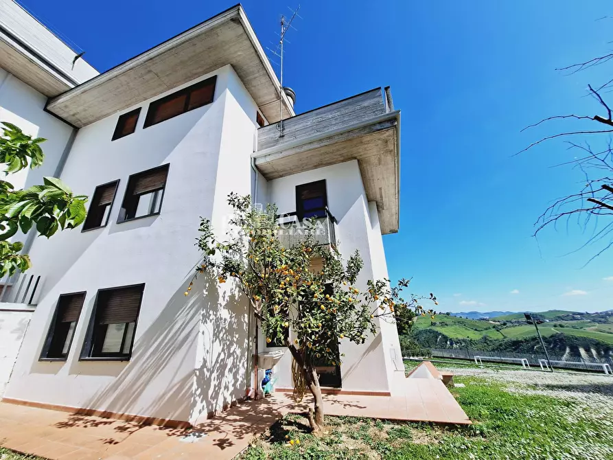 Immagine 2 di Villa in vendita  in via giuseppe guarnieri a Offida