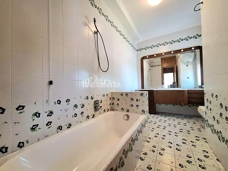 Immagine 38 di Villa in vendita  in via giuseppe guarnieri a Offida