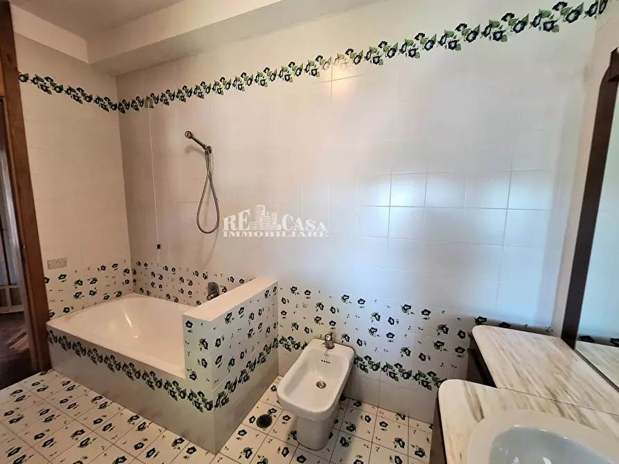 Immagine 39 di Villa in vendita  in via giuseppe guarnieri a Offida