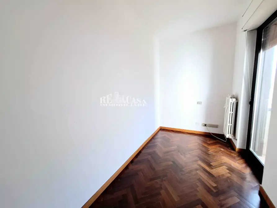 Immagine 42 di Villa in vendita  in via giuseppe guarnieri a Offida