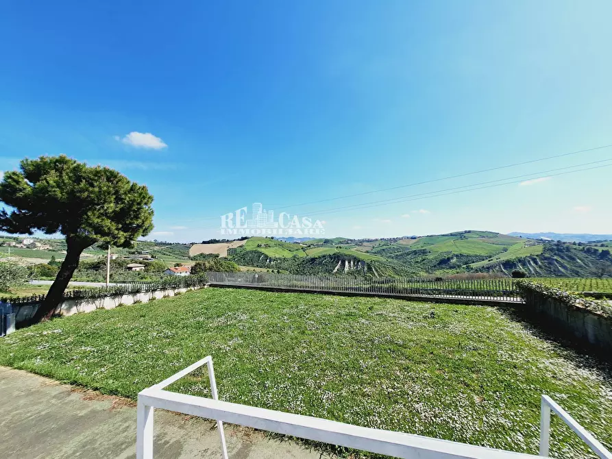 Immagine 48 di Villa in vendita  in via giuseppe guarnieri a Offida