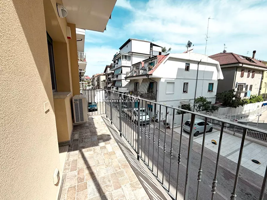 Immagine 31 di Appartamento in vendita  in Via Belli a San Benedetto Del Tronto