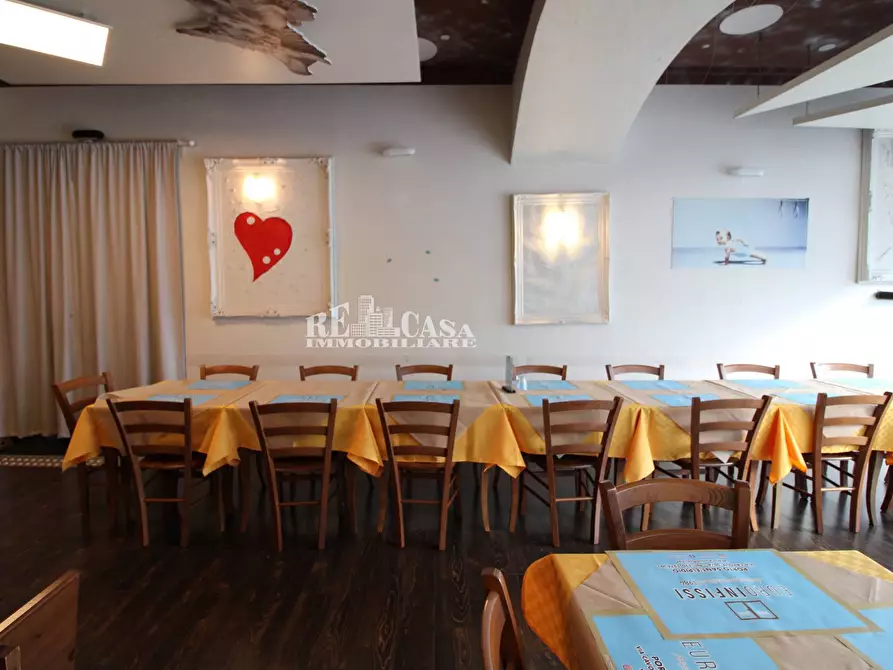 Immagine 11 di Attività commerciale in vendita  in aprutina 76 a Altidona