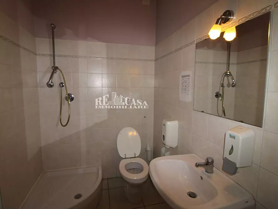 Immagine 30 di Attività commerciale in vendita  in aprutina 76 a Altidona