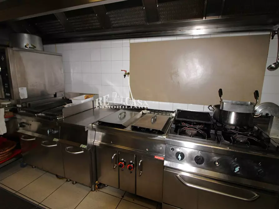 Immagine 19 di Attività commerciale in vendita  in aprutina 76 a Altidona