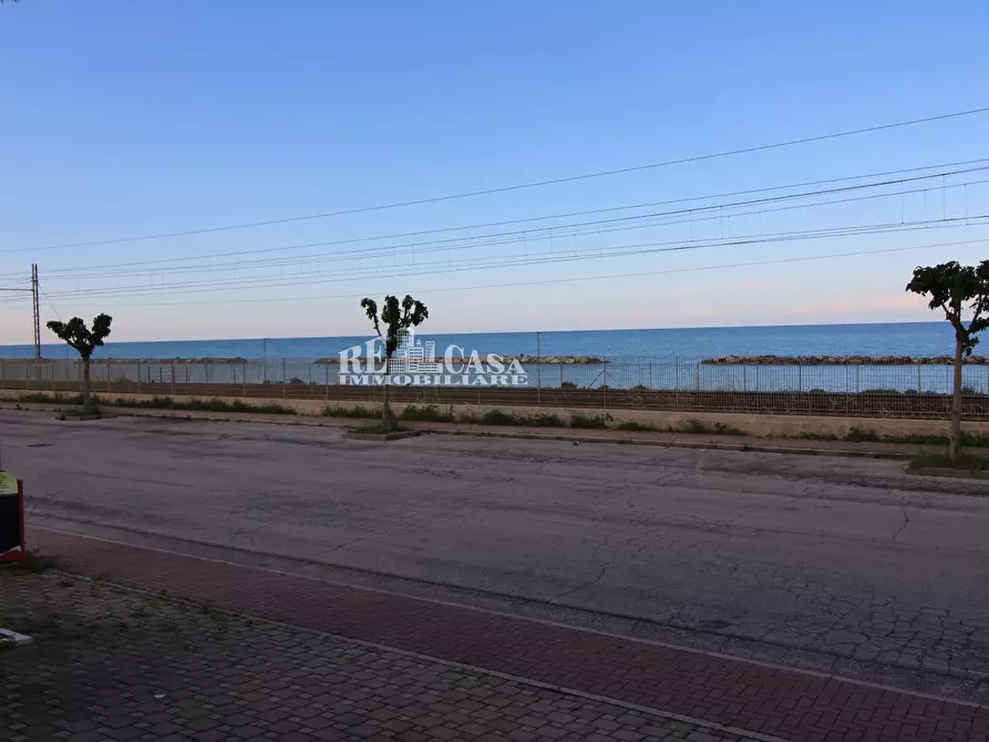 Immagine 33 di Attività commerciale in vendita  in aprutina 76 a Altidona