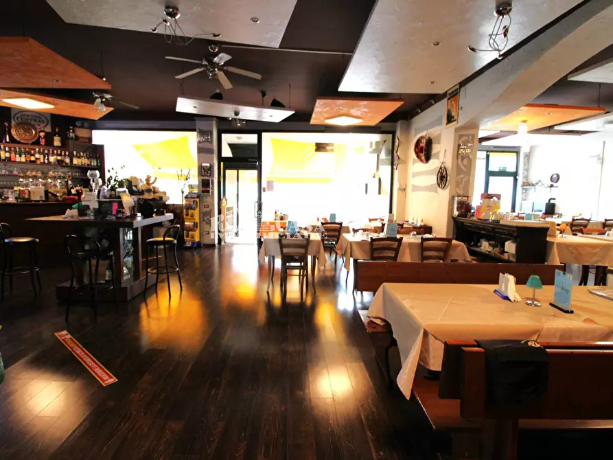 Immagine 8 di Attività commerciale in vendita  in aprutina 76 a Altidona