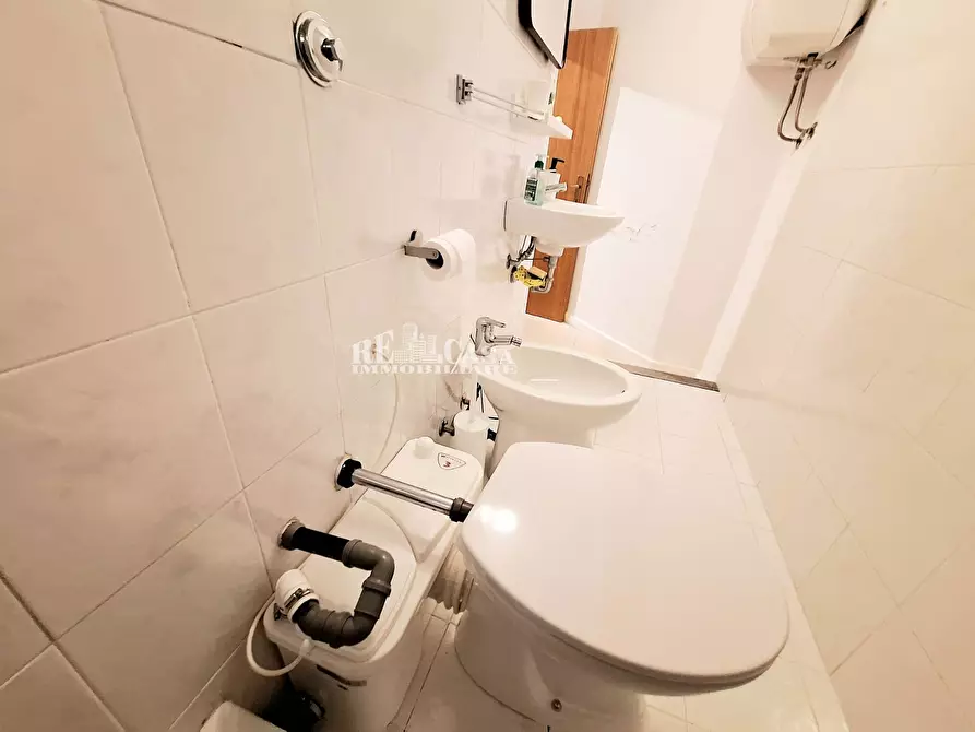 Immagine 15 di Appartamento in vendita  in via formentini a San Benedetto Del Tronto