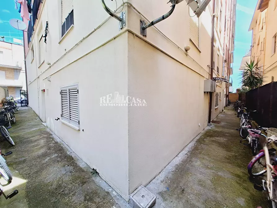 Immagine 19 di Appartamento in vendita  in via formentini a San Benedetto Del Tronto