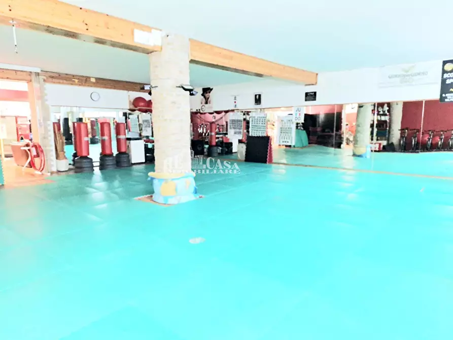 Immagine 11 di Locale commerciale   in via luciano zuccoli 75 a San Benedetto Del Tronto