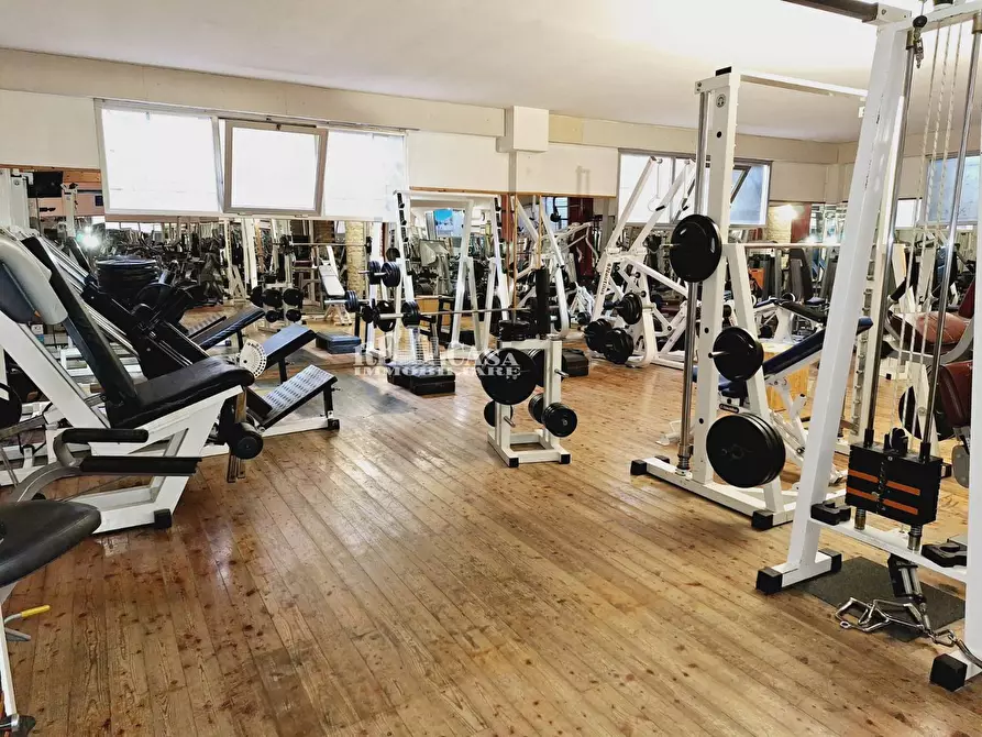 Immagine 14 di Locale commerciale   in via luciano zuccoli 75 a San Benedetto Del Tronto