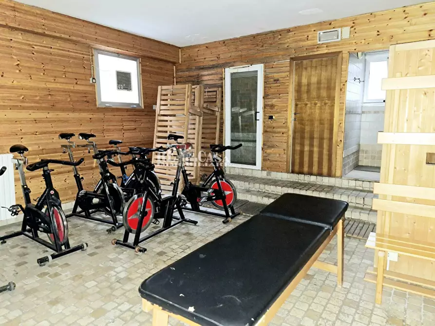 Immagine 19 di Locale commerciale   in via luciano zuccoli 75 a San Benedetto Del Tronto