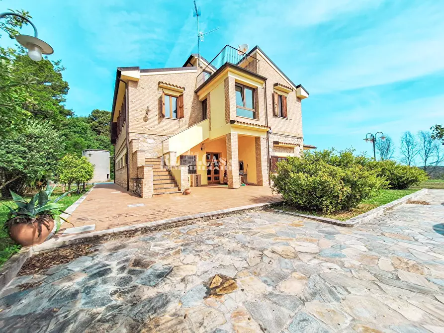 Immagine 54 di Villa in vendita  in Contrada Codara 42 a Ripatransone