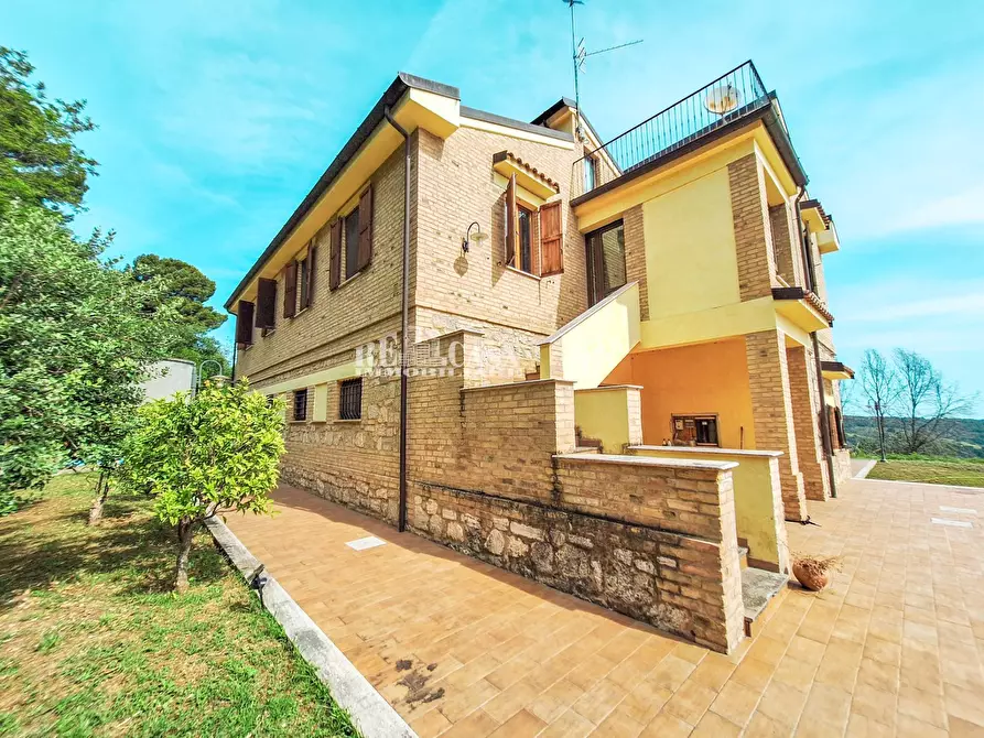 Immagine 55 di Villa in vendita  in Contrada Codara 42 a Ripatransone