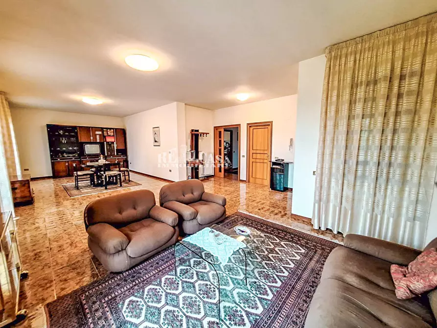 Immagine 27 di Villa in vendita  in via cona a Sant'omero