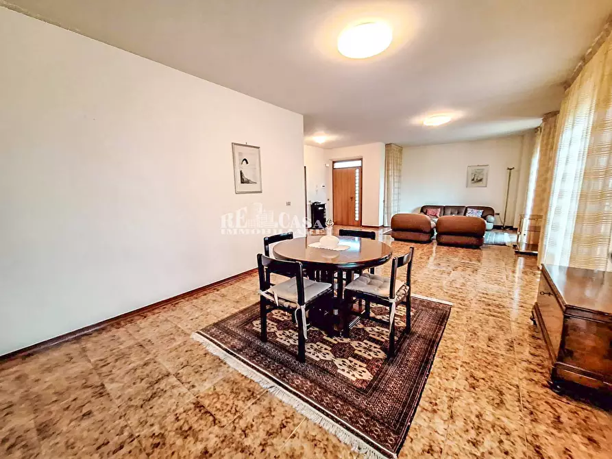 Immagine 28 di Villa in vendita  in via cona a Sant'omero