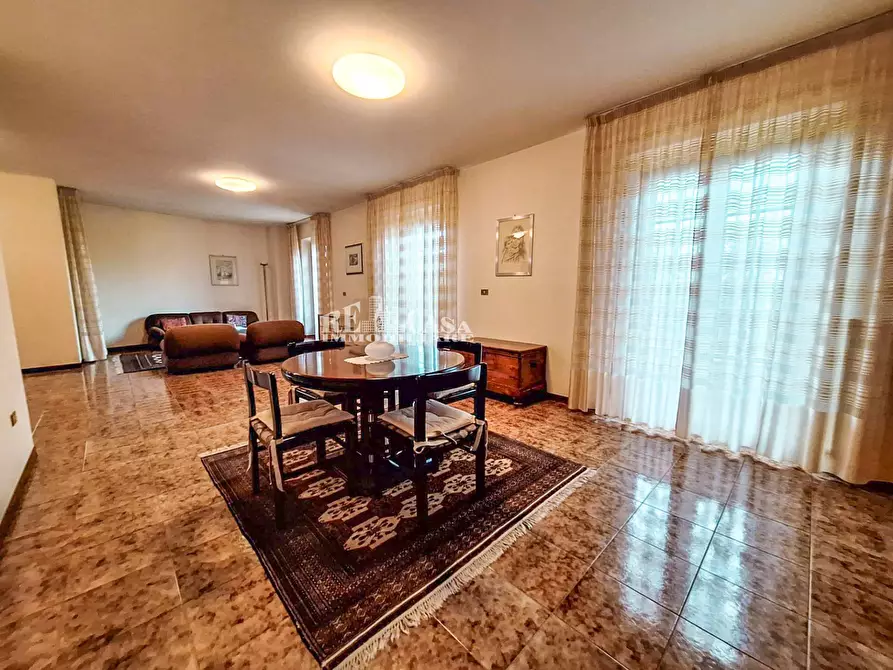 Immagine 29 di Villa in vendita  in via cona a Sant'omero