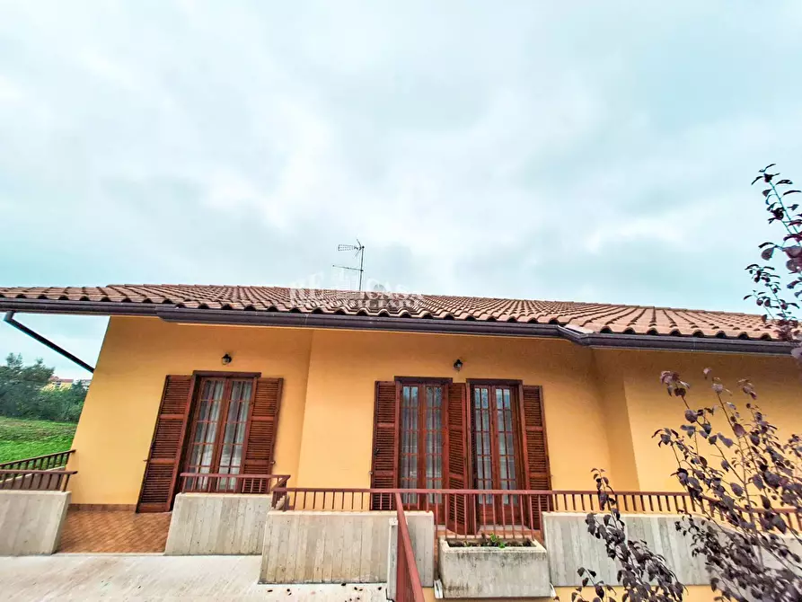 Immagine 43 di Villa in vendita  in via cona a Sant'omero