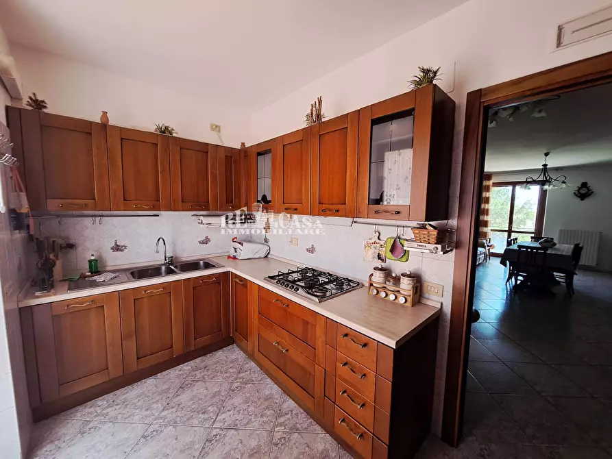 Immagine 10 di Appartamento in vendita  in via san antonio a Grottammare