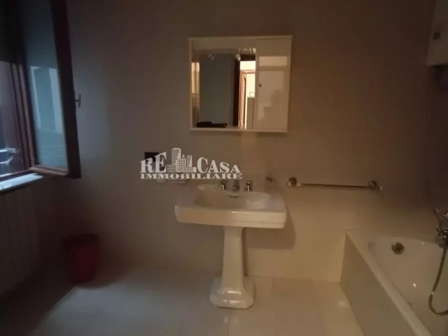 Immagine 17 di Ufficio in affitto  in Via santoro di santarosa a Civitanova Marche