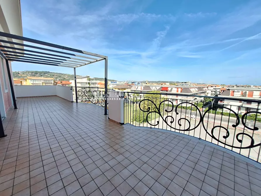 Immagine 3 di Appartamento in vendita  in Via sergio Turone a Martinsicuro