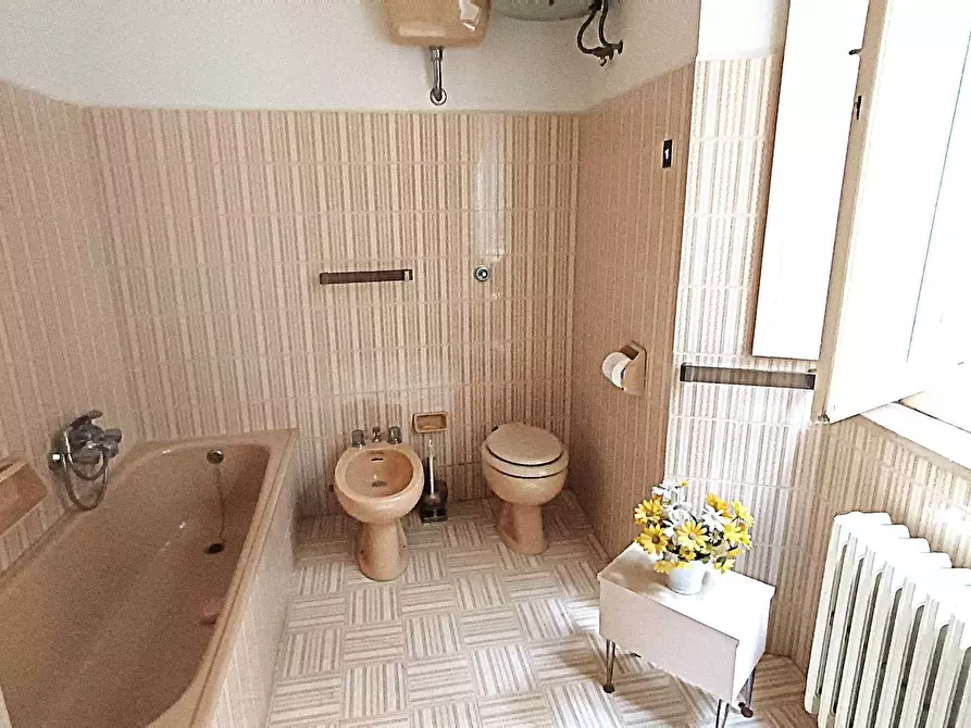 Immagine 9 di Casa indipendente in vendita  in lupin 6 a Ripatransone