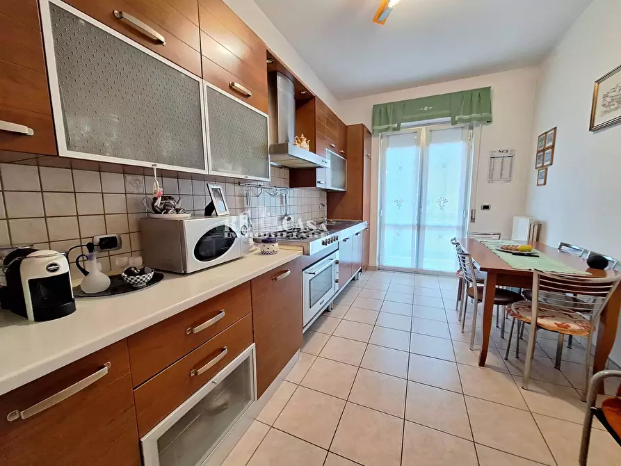 Immagine 5 di Appartamento in vendita  in via camillo benso conte di cavour a Sant'egidio Alla Vibrata