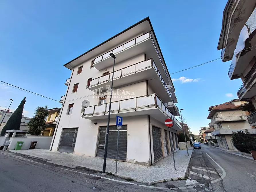 Immagine 29 di Appartamento in vendita  in via camillo benso conte di cavour a Sant'egidio Alla Vibrata