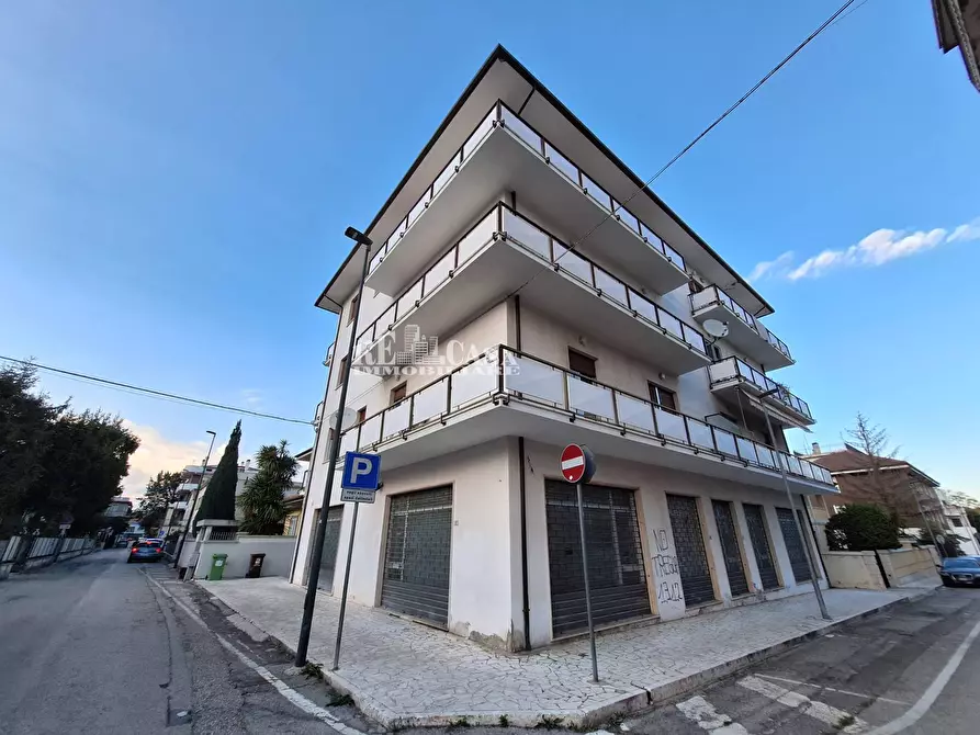 Immagine 30 di Appartamento in vendita  in via camillo benso conte di cavour a Sant'egidio Alla Vibrata