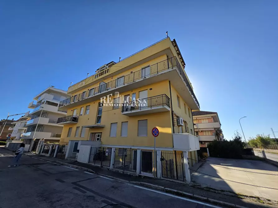 Immagine 15 di Appartamento in vendita  in Via Confalonieri a San Benedetto Del Tronto
