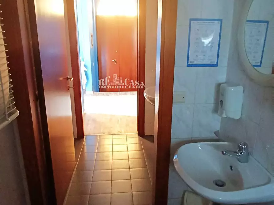 Immagine 10 di Attività commerciale in vendita  in VIA ROMA 31 a Cupra Marittima