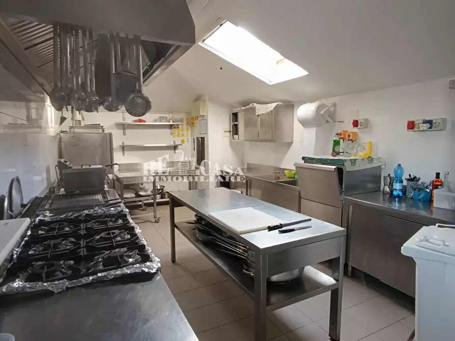 Immagine 15 di Attività commerciale in vendita  in VIA ROMA 31 a Cupra Marittima