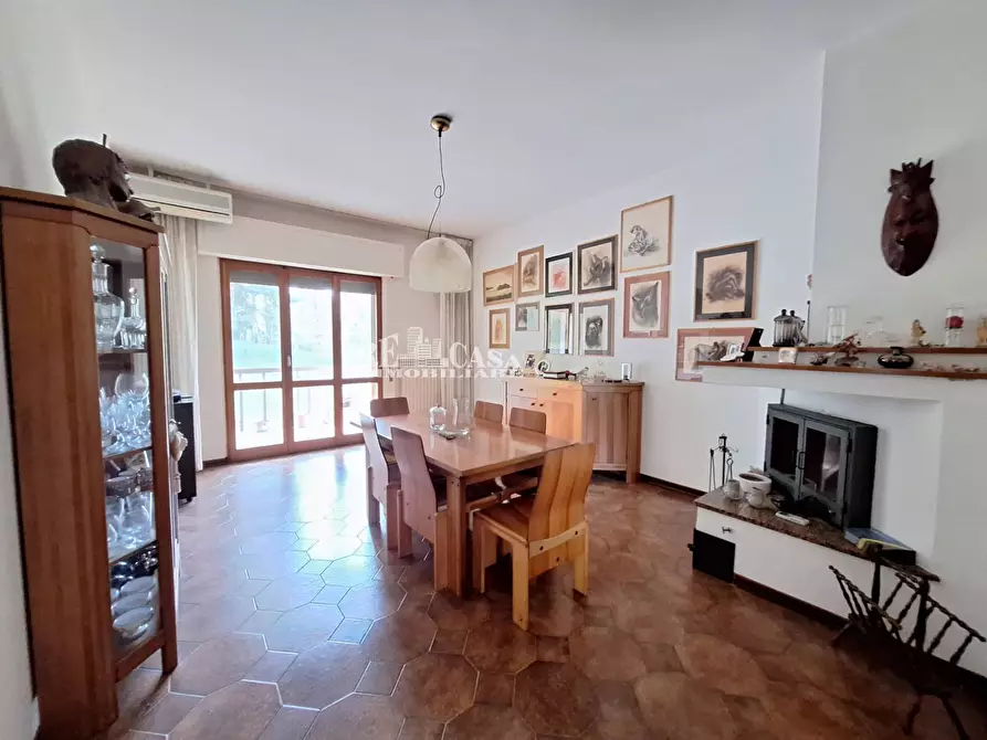 Immagine 10 di Villa in vendita  in via imperia 13 a Folignano