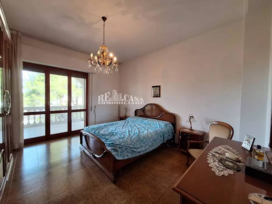 Immagine 17 di Villa in vendita  in via imperia 13 a Folignano