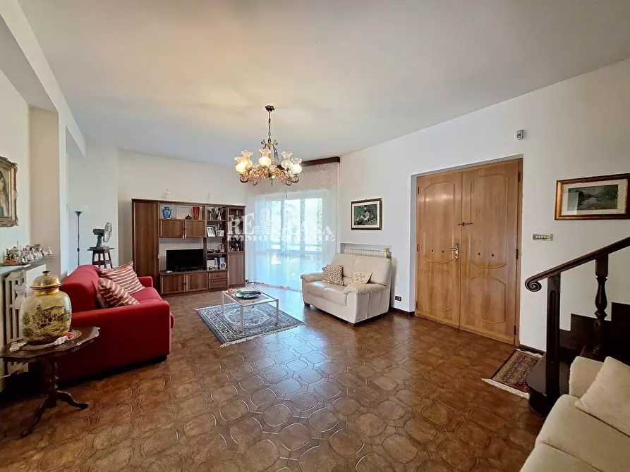 Immagine 30 di Villa in vendita  in via imperia 13 a Folignano