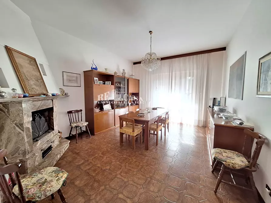 Immagine 34 di Villa in vendita  in via imperia 13 a Folignano