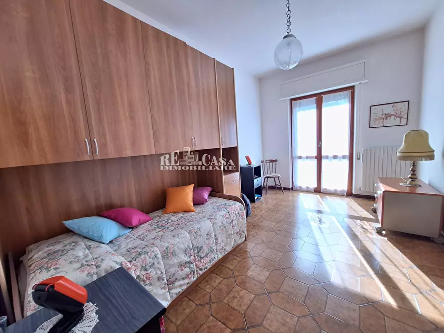 Immagine 38 di Villa in vendita  in via imperia 13 a Folignano