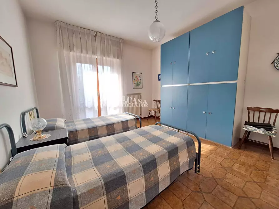 Immagine 40 di Villa in vendita  in via imperia 13 a Folignano