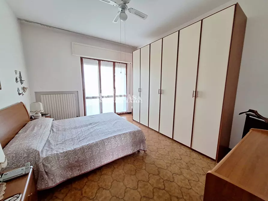 Immagine 43 di Villa in vendita  in via imperia 13 a Folignano