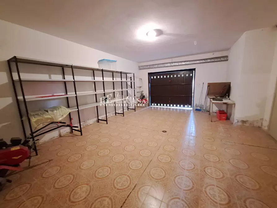 Immagine 50 di Villa in vendita  in via imperia 13 a Folignano