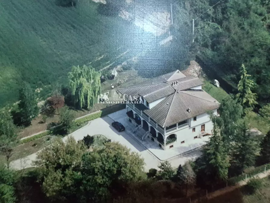 Immagine 54 di Villa in vendita  in via imperia 13 a Folignano