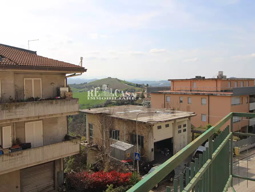 Immagine 4 di Appartamento in vendita  in XX settembre 100 a Carassai