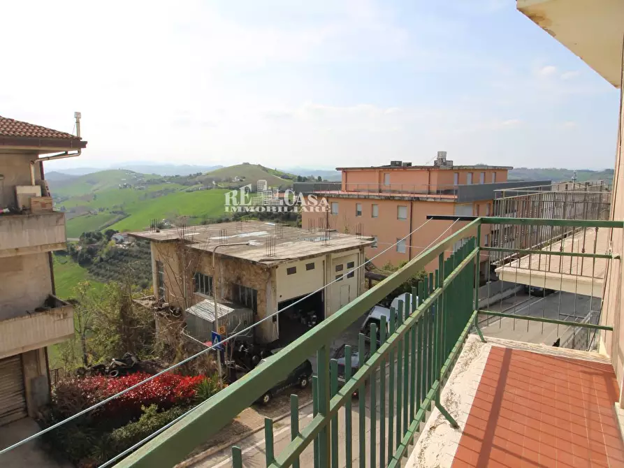 Immagine 13 di Appartamento in vendita  in XX settembre 100 a Carassai