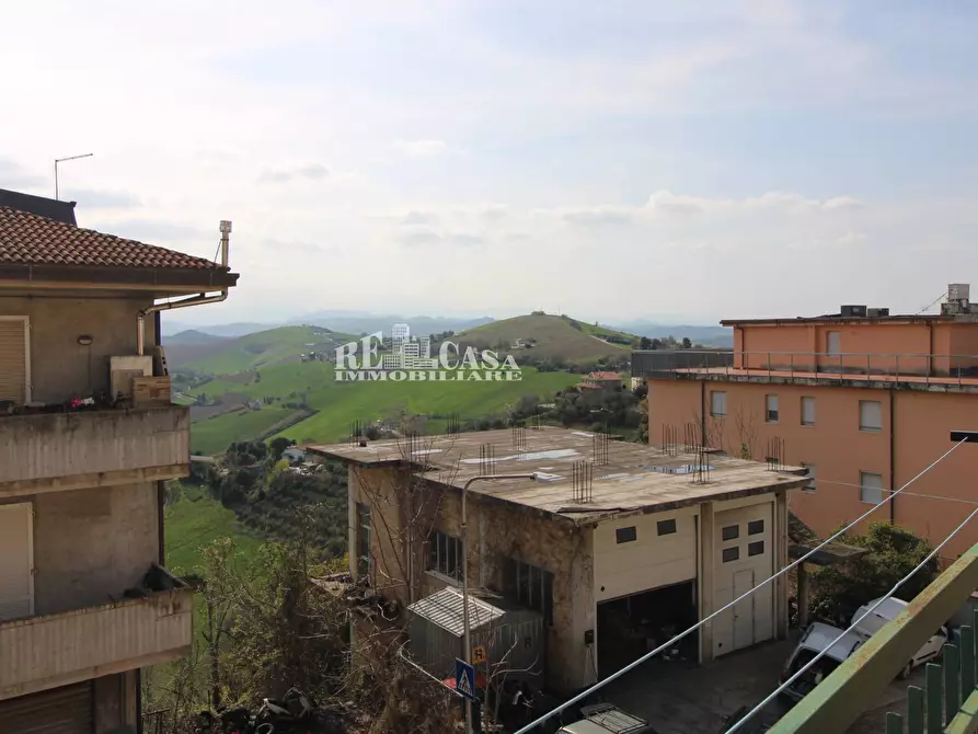 Immagine 14 di Appartamento in vendita  in XX settembre 100 a Carassai