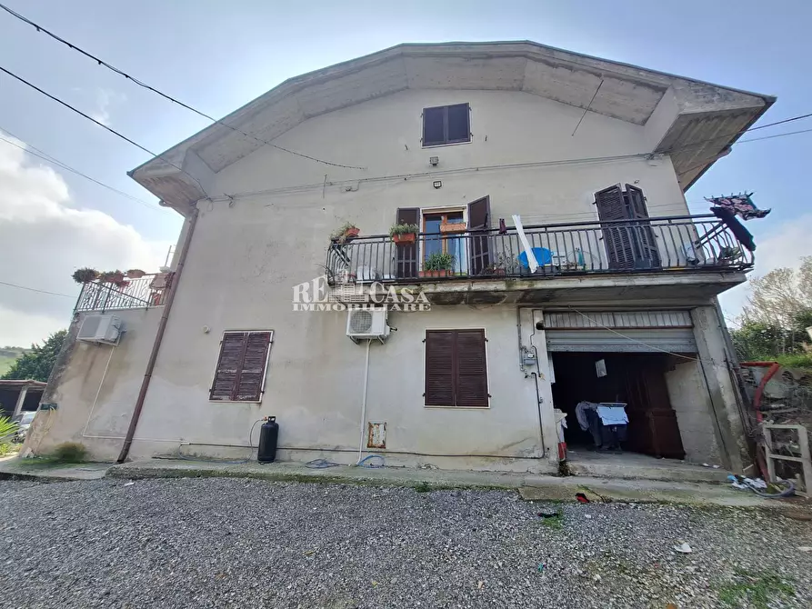 Immagine 3 di Casa indipendente in vendita  in via montecoccio 12 a Ancarano