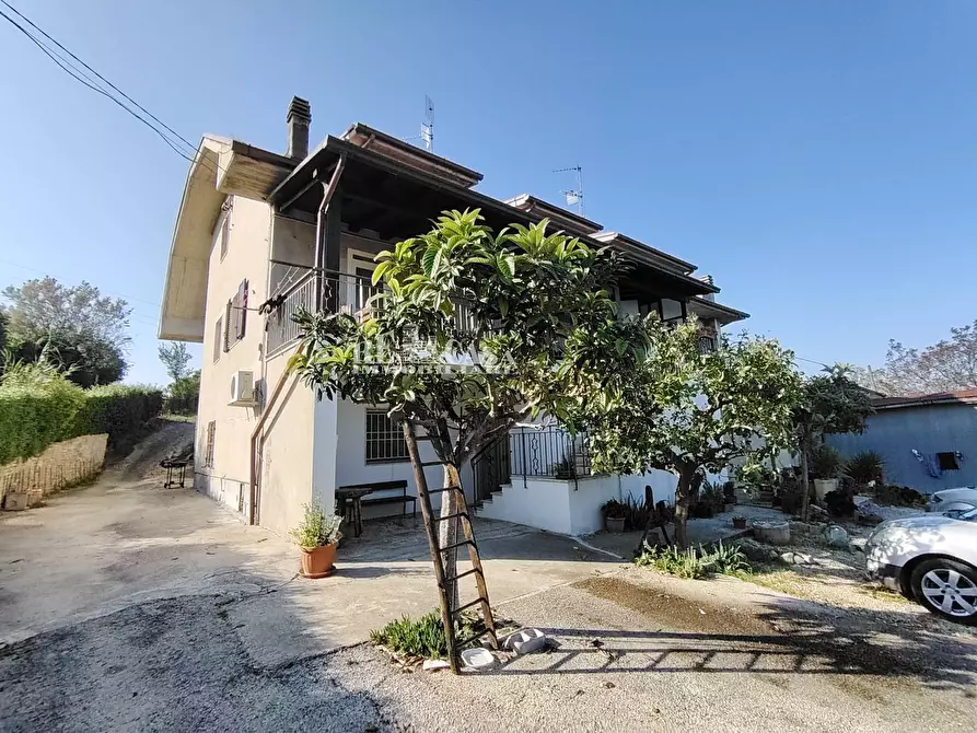 Immagine 2 di Casa indipendente in vendita  in via montecoccio 12 a Ancarano
