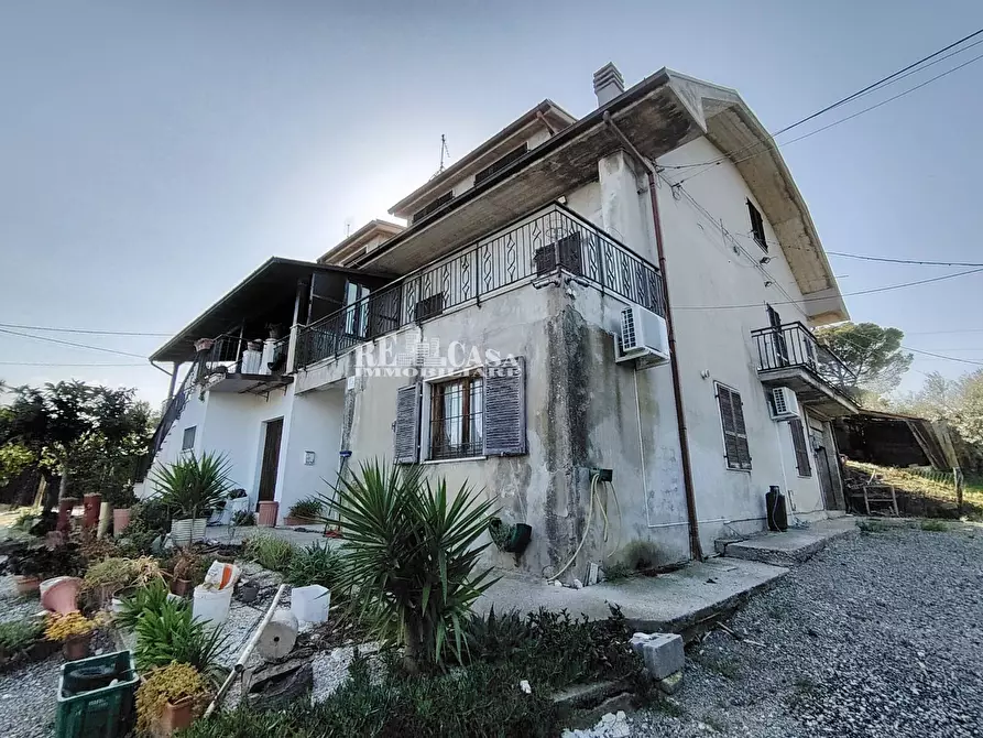 Immagine 3 di Casa indipendente in vendita  in via montecoccio 12 a Ancarano