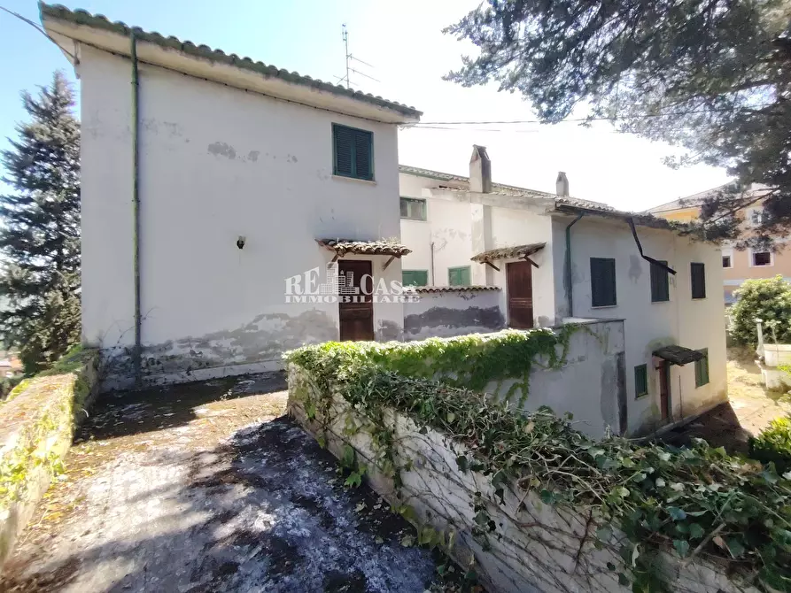 Immagine 8 di Villa in vendita  in VIA IV Novembre 59 a Colli Del Tronto
